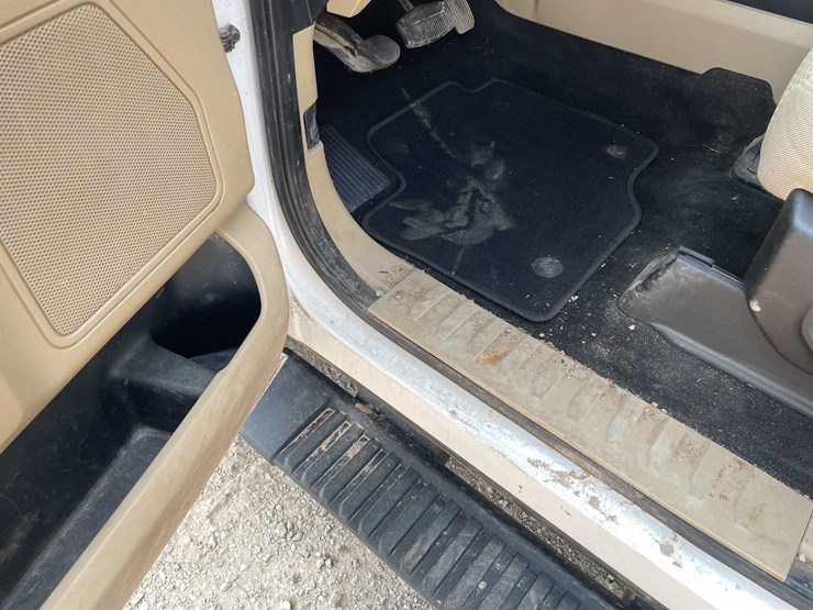 2019-ford-f350-xlt-image-10