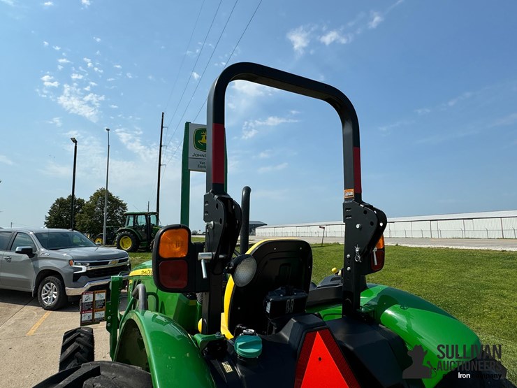2022-john-deere-5065e-image-11