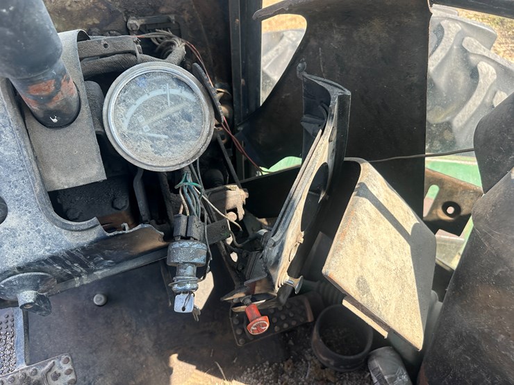 1976-john-deere-8430-image-49