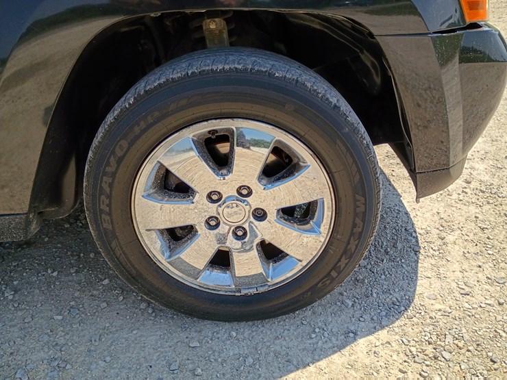 2010-jeep-grand-cherokee-image-44