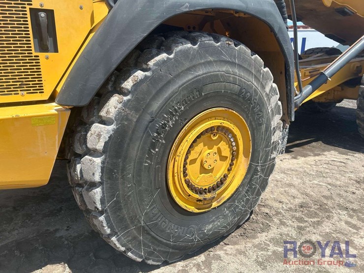 2015-deere-410e-image-4