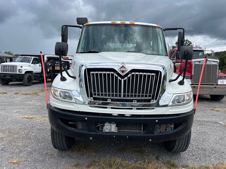 2014-international-durastar-4400-image-2