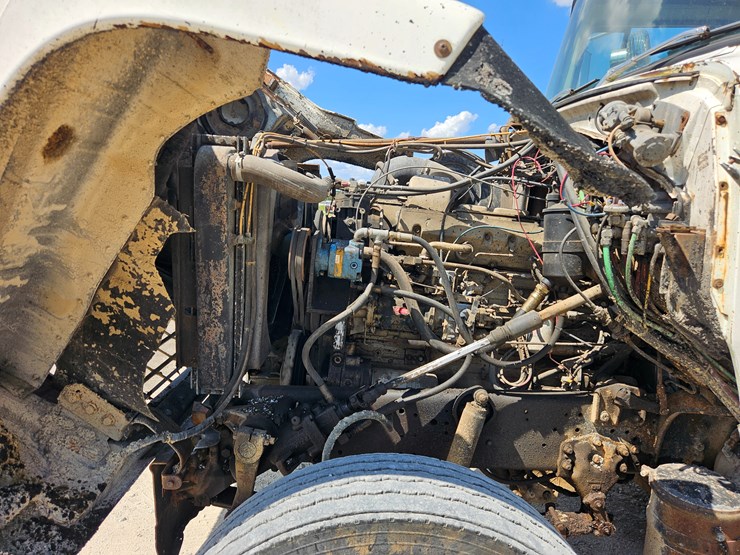1982-ford-lt9000-image-24
