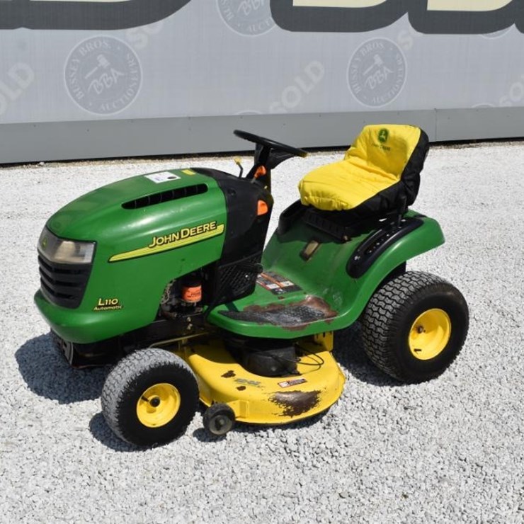 JOHN DEERE L110