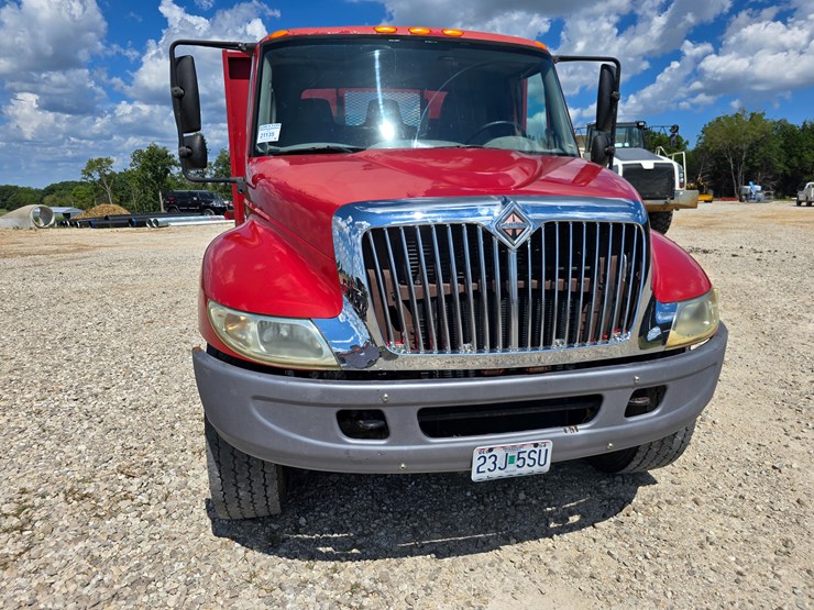 2003-international-durastar-4400-image-56