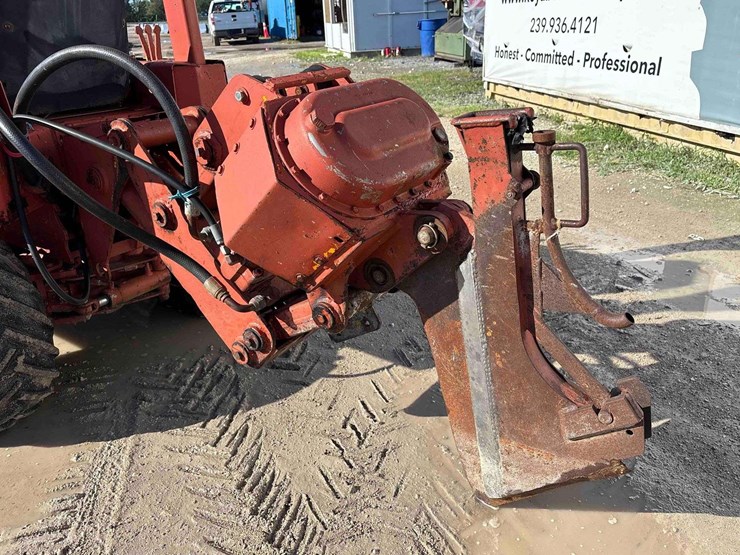 ditch-witch-350sx-image-15