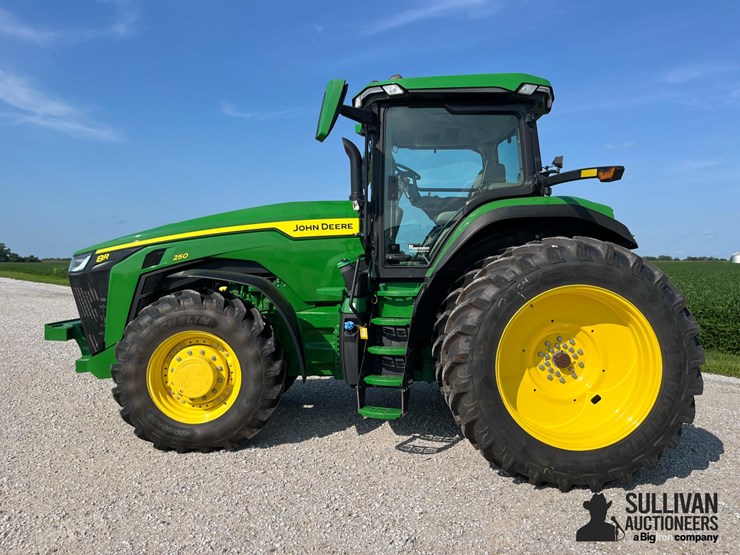 2023-john-deere-8r-250-image-8
