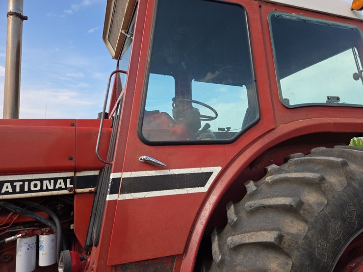1976-ih-1466-tractor-image-17