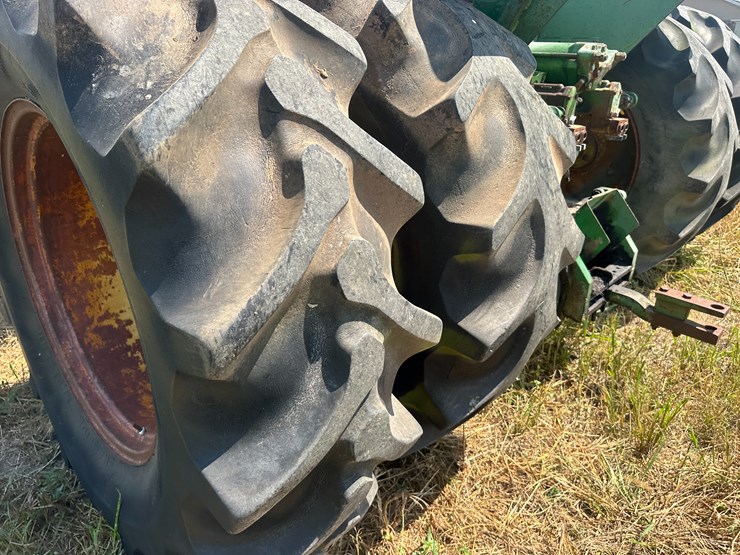 1976-john-deere-8430-image-5