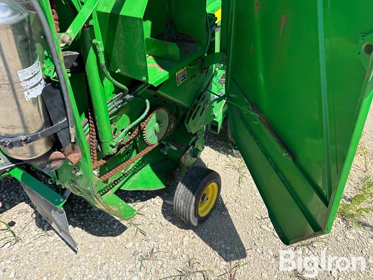 2004-john-deere-567-image-14
