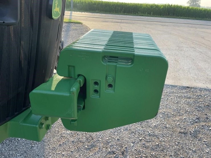2011-john-deere-8310r-image-13