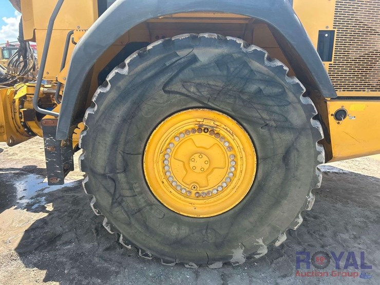 2015-deere-410e-image-15