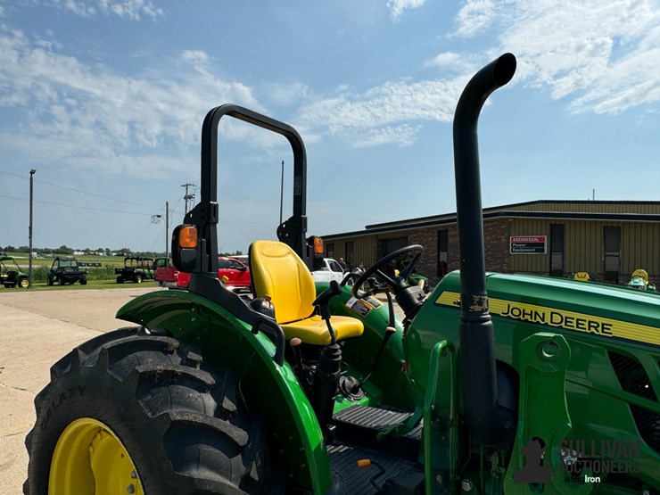 2022-john-deere-5065e-image-17