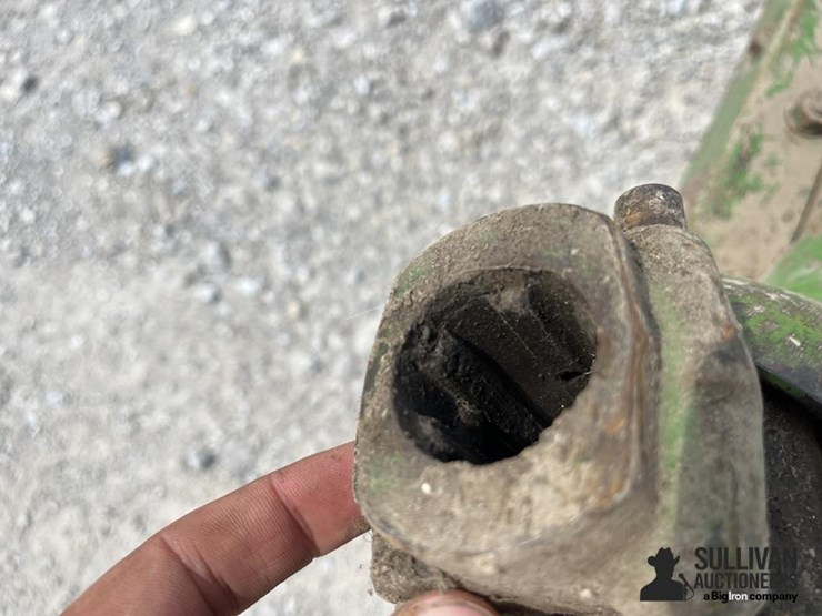 john-deere-227-image-11
