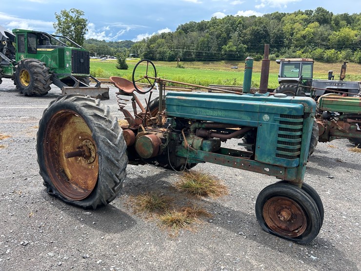 john-deere-b-image-1