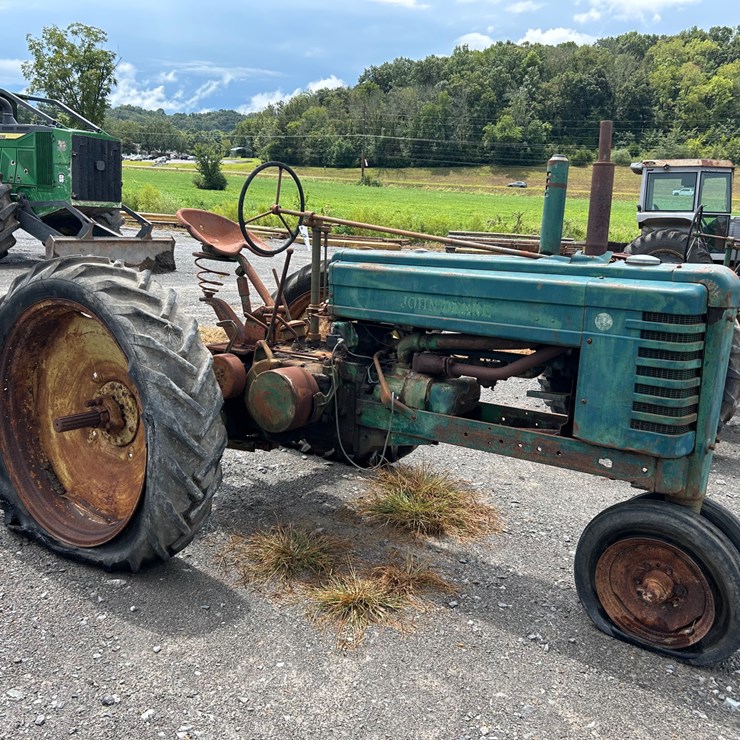 JOHN DEERE B