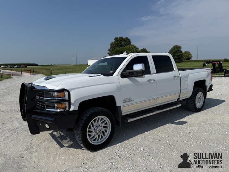 2017-chevrolet-3500hd-image-1