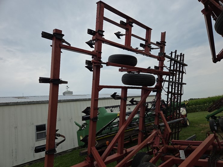 32’-cih-4300-field-cultivator-image-6