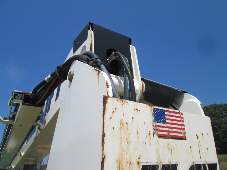 2015-jlg-600ajn-image-7
