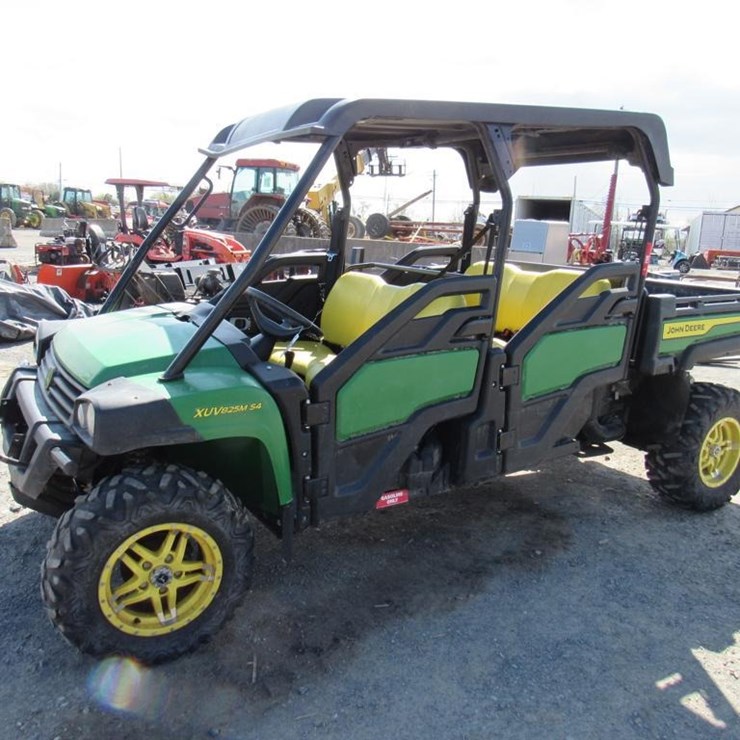 2022 JOHN DEERE GATOR