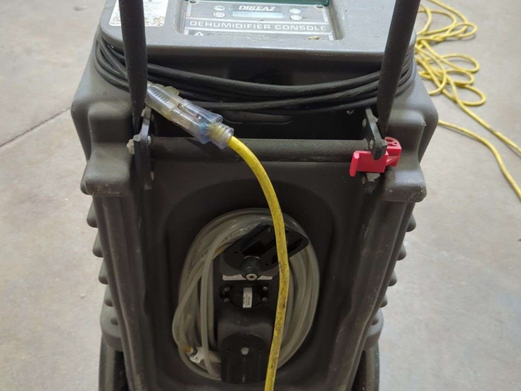 (1)-dri-eaz-evolution-lrg-dehumidifier-image-2