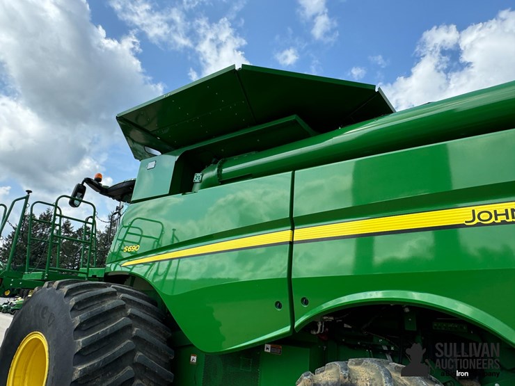 2014-john-deere-s690-image-12