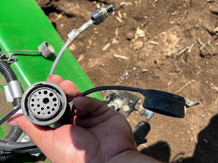 john-deere-1765-image-12