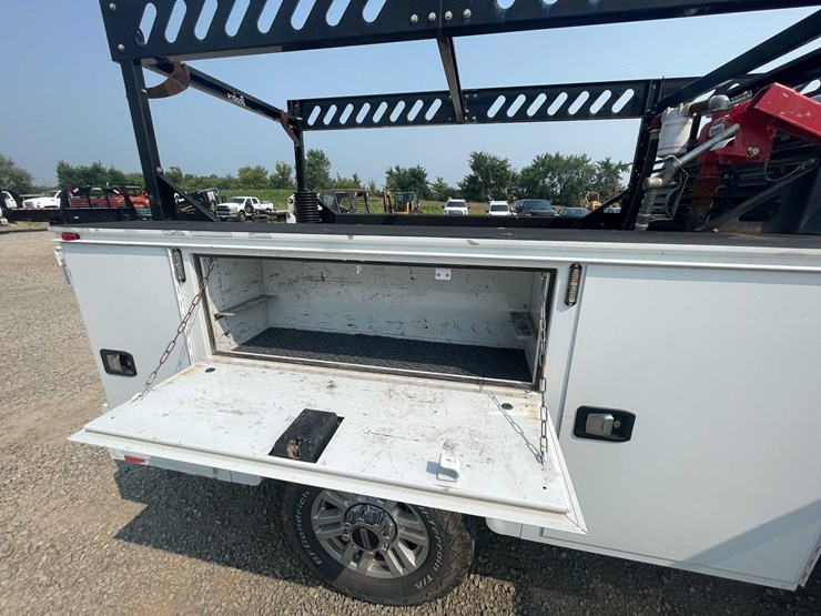 2019-ford-f350-xlt-image-31