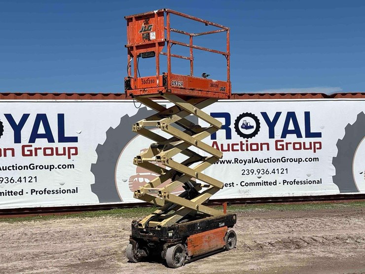 jlg-1932r-image-1