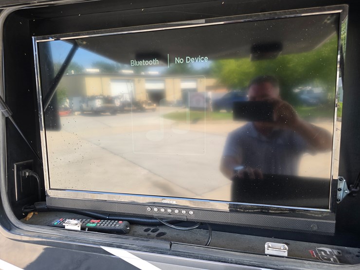 2022-ford-f600-image-92