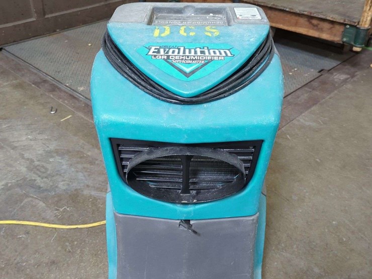 (1)-dri-eaz-evolution-lrg-dehumidifier-image-1