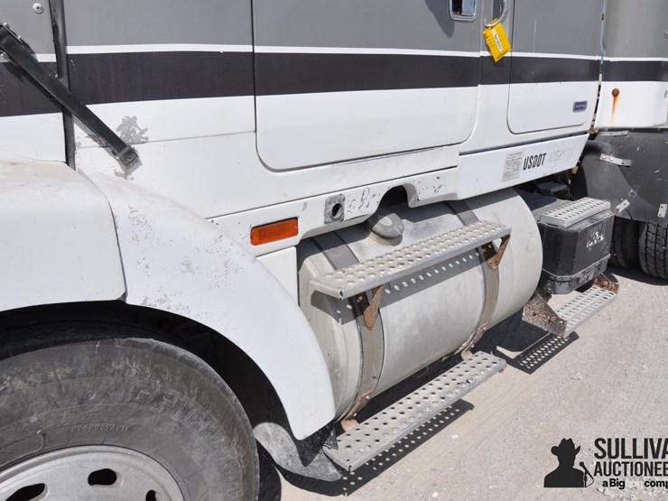 1989-white-wia64t-image-16