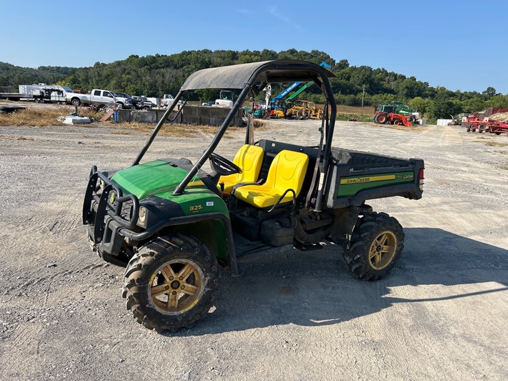 2011-john-deere-gator-image-1