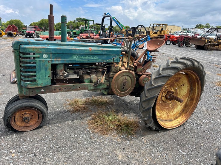john-deere-b-image-2