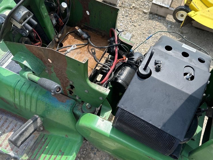 john-deere-112-image-4