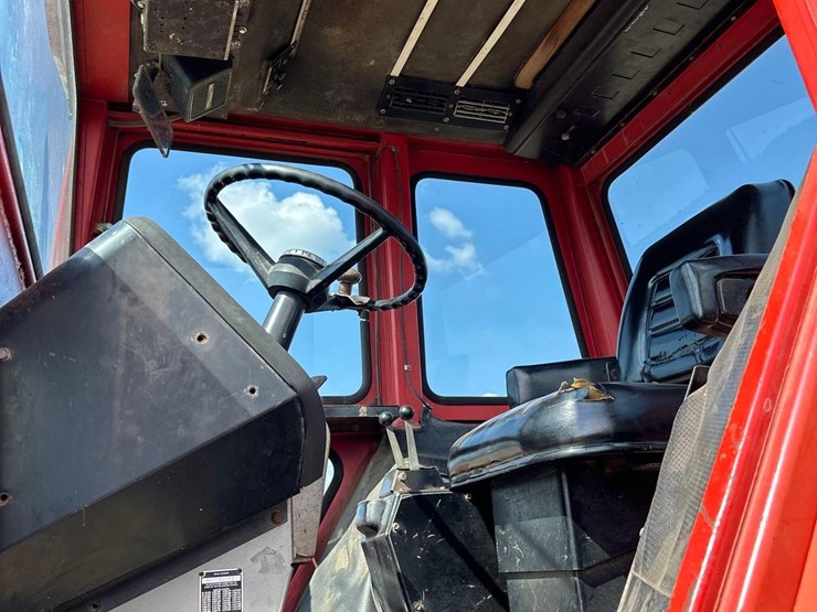 massey-ferguson-1085-image-11