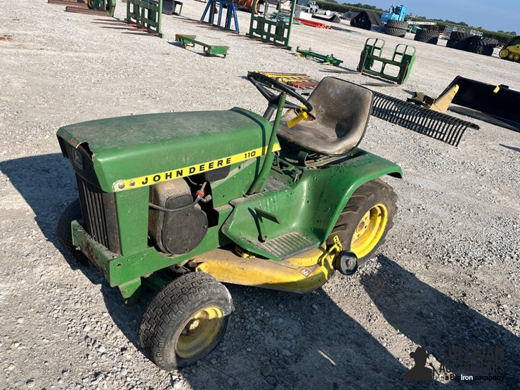 john-deere-110-image-1