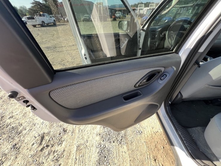 2007-ford-escape-image-21