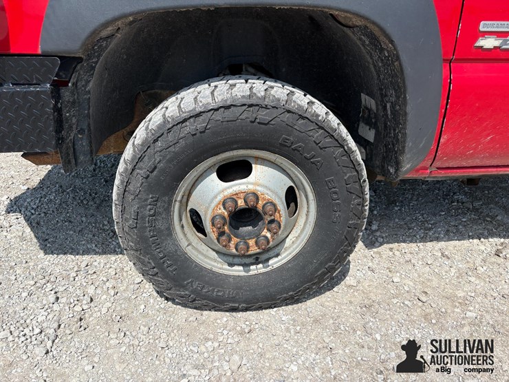 2005-chevrolet-3500-image-17