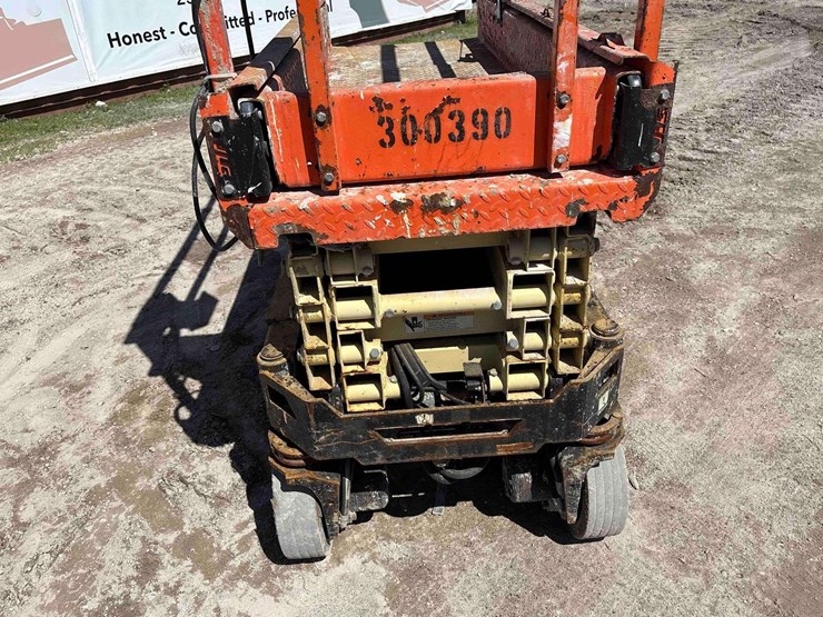 jlg-1932r-image-10