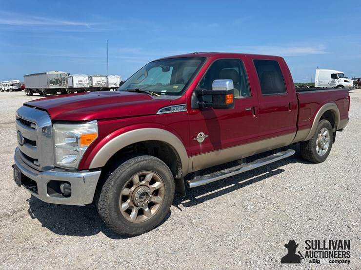 2013-ford-f250-lariat-image-1