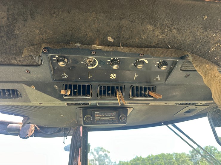 1976-john-deere-8430-image-51