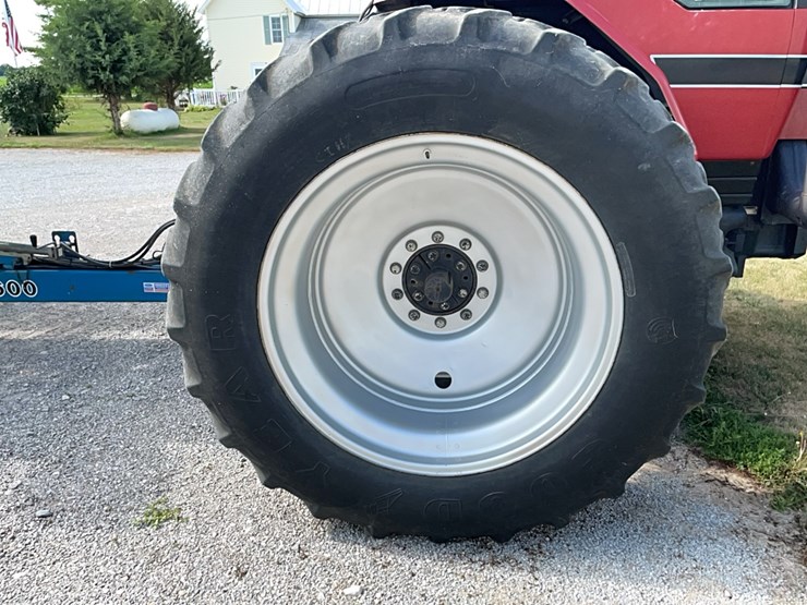 1994-cih-7230-magnum-tractor-image-41