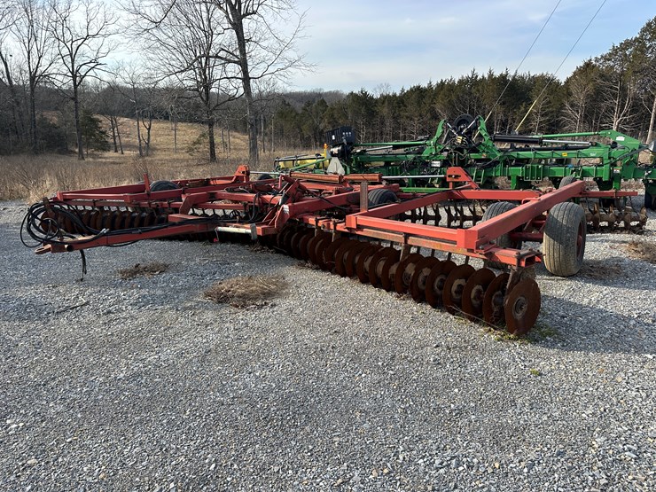 case-ih-3900-image-1