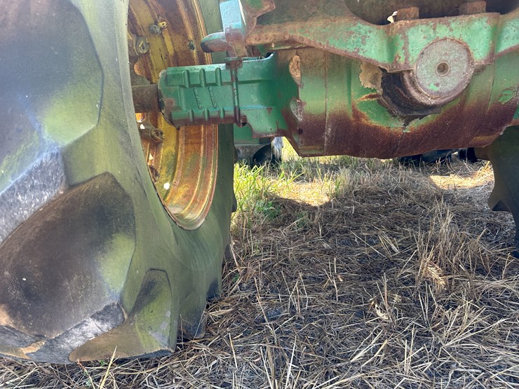 1976-john-deere-8430-image-24