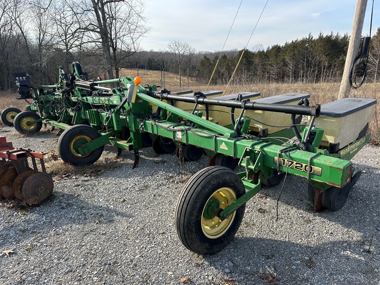 john-deere-1720-image-1