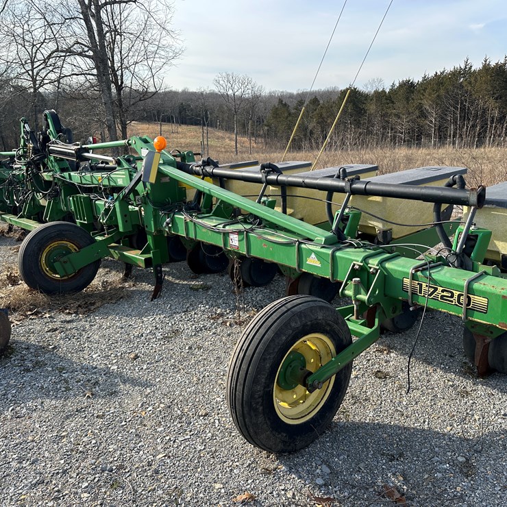 JOHN DEERE 1720