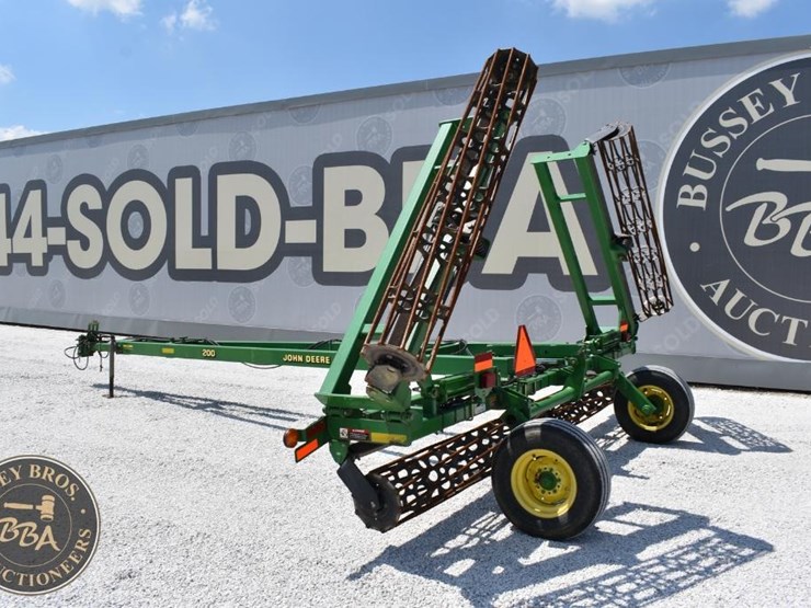 john-deere-200-image-5