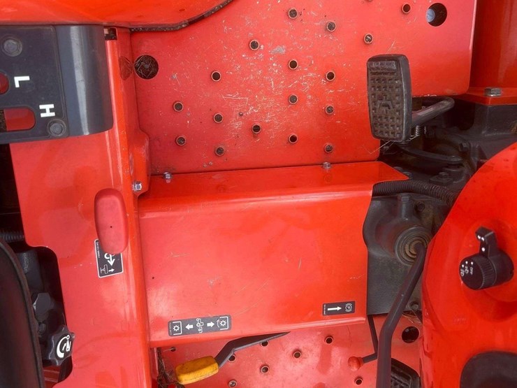 kubota-l2501d-25hp-utility-loader-tractor-image-15