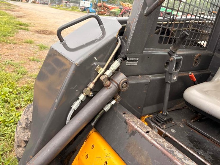 2003-new-holland-ls150-image-15